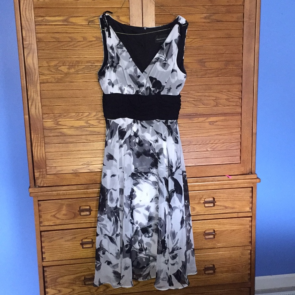 Sleeveless dress